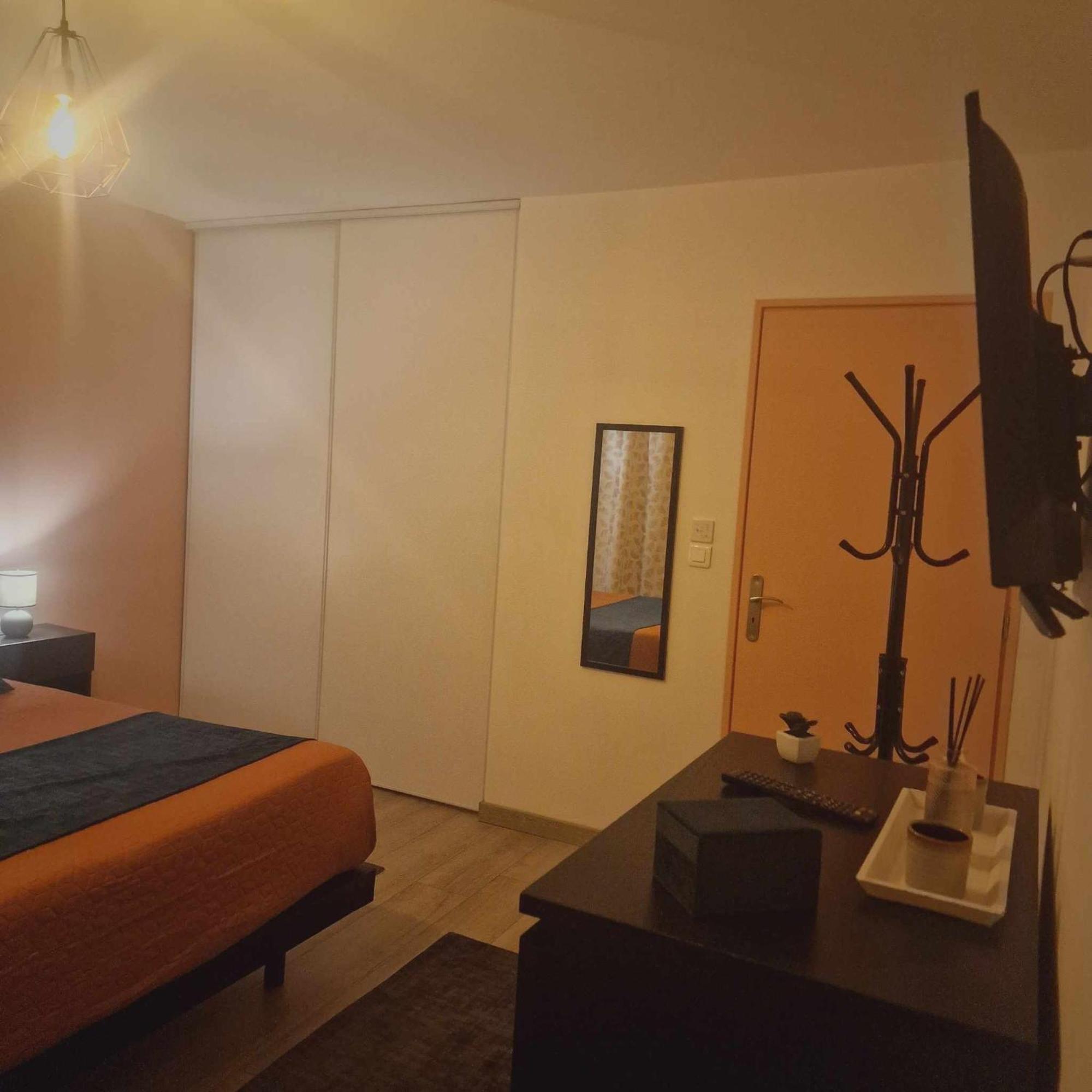 Les Chambres De Sandra Nurieux-Volognat Ngoại thất bức ảnh