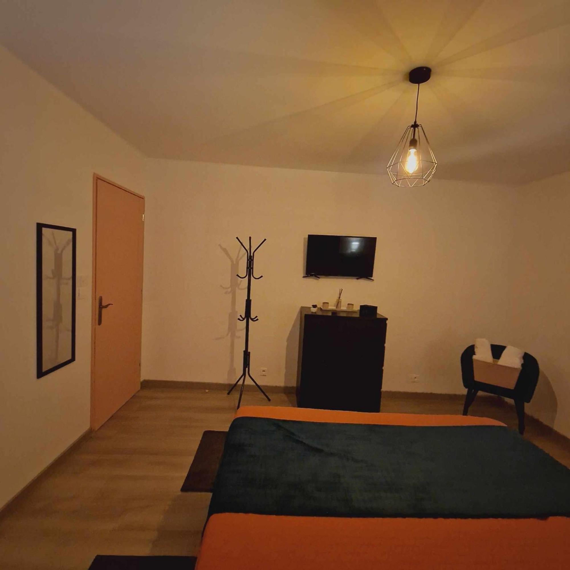 Les Chambres De Sandra Nurieux-Volognat Ngoại thất bức ảnh