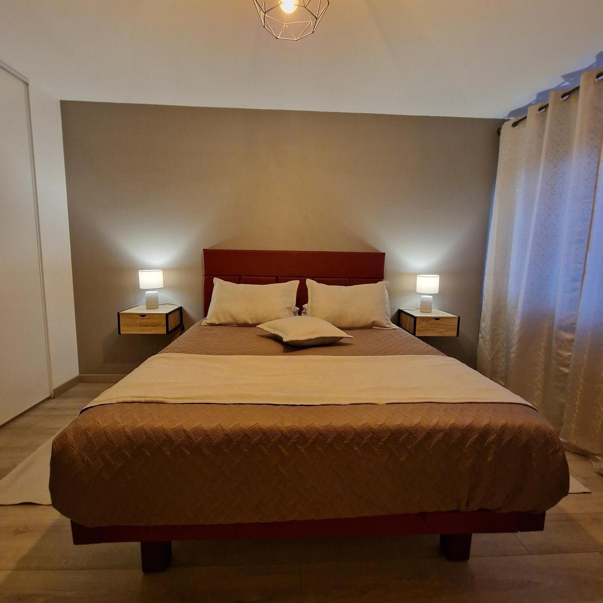 Les Chambres De Sandra Nurieux-Volognat Ngoại thất bức ảnh